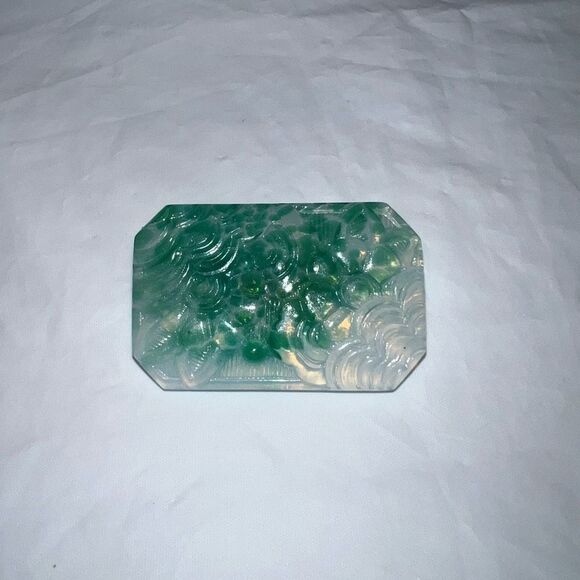 Vintage Art Deco Styling Carved Jadeite Brooch - Picture 2 of 8
